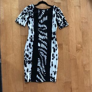 Black&White printed bodycon dress.